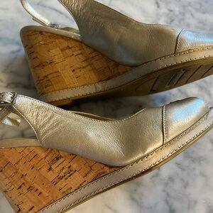 Women’s Bandolino Gold Cork Peep Toe Wedges Sandals Shoes Size 6